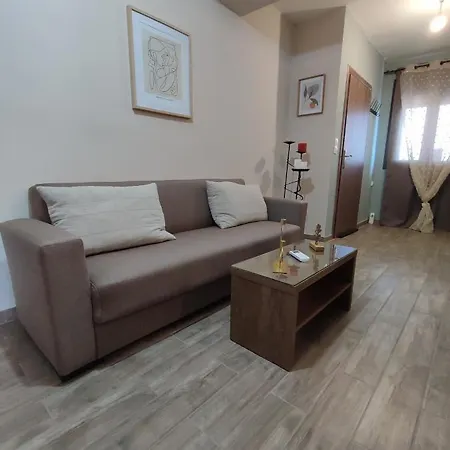 Aithra 2 Apartment