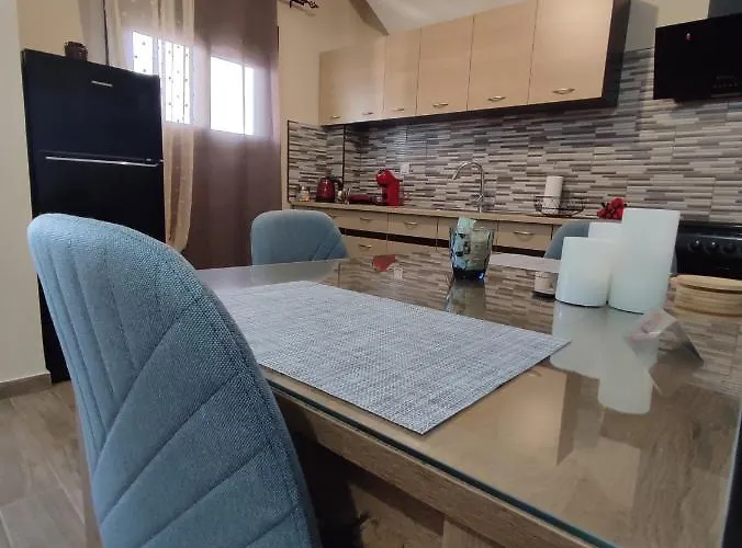 Aithra 2 Apartamento *