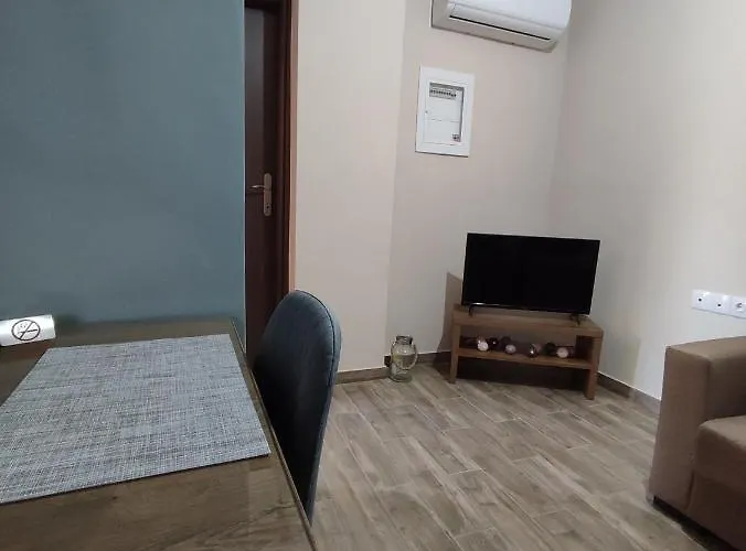 Aithra 2 Apartamento *