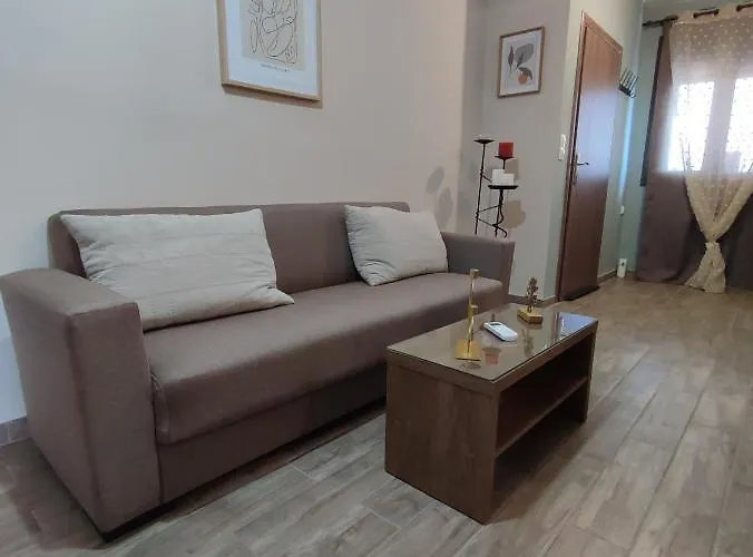 Aithra 2 Apartamento