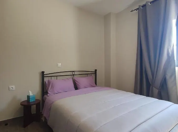 Aithra 2 Apartamento Trípoli